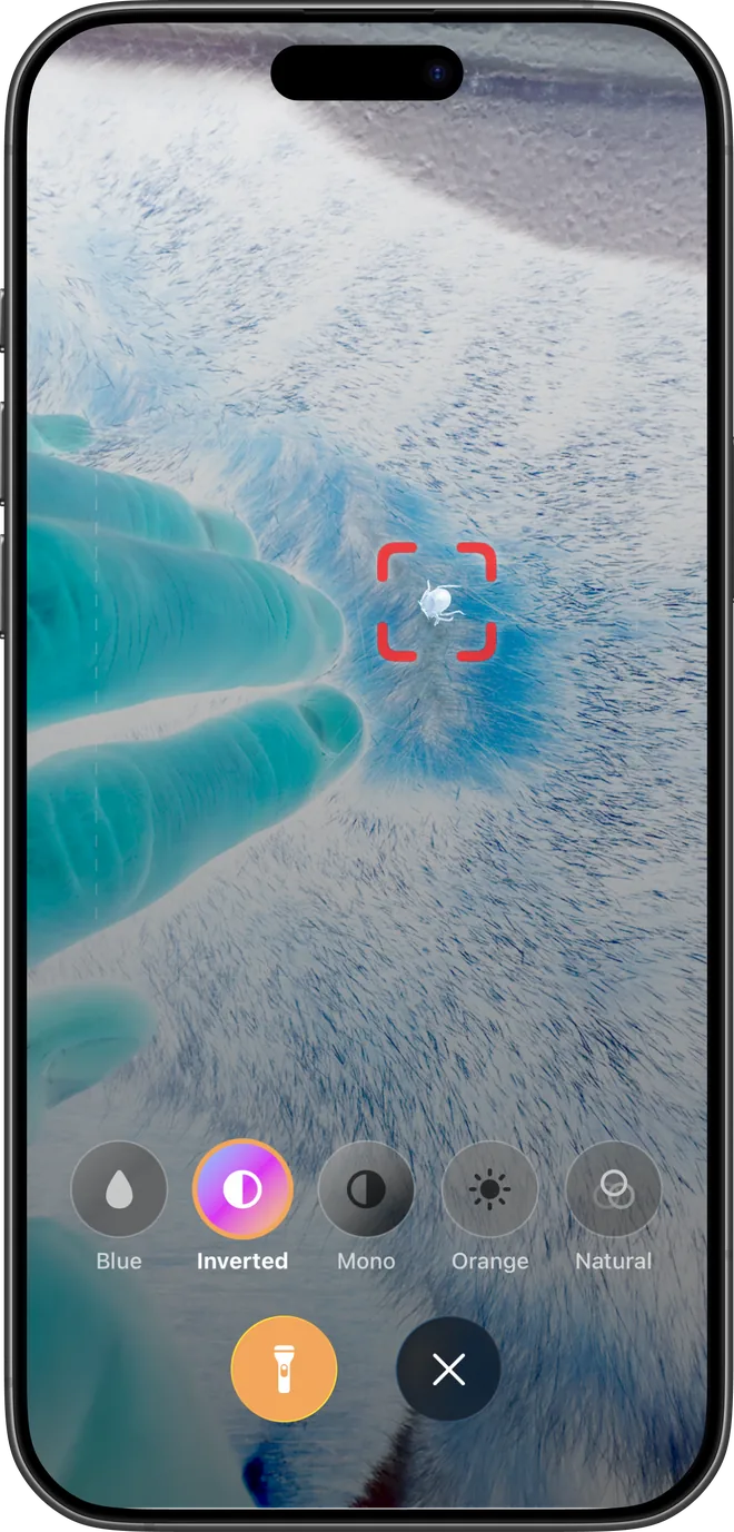 TickSentry Live Scan marking a tick in fur with an on-screen viewfinder.